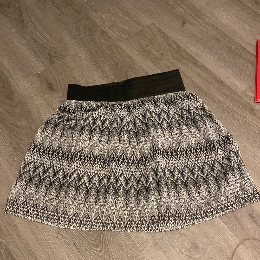 Coco + Carmen black and white skirt